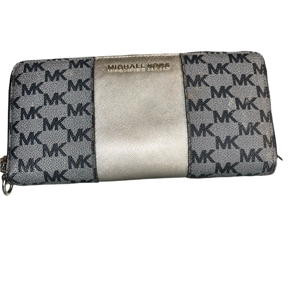 Michael Kors Monogram Wallet